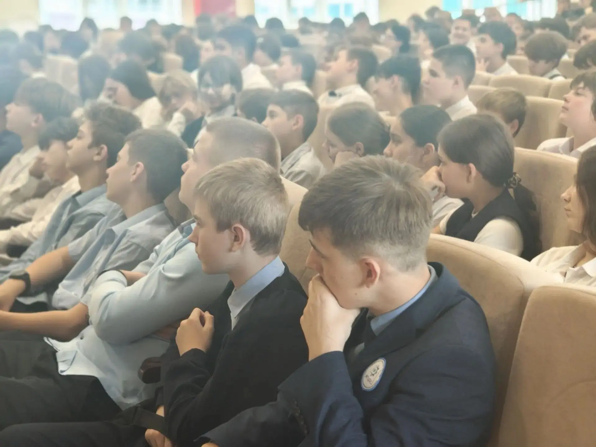 Беседа с учащимися 7-8-х классов о празднике Покрова Пресвятой Богородицы.
