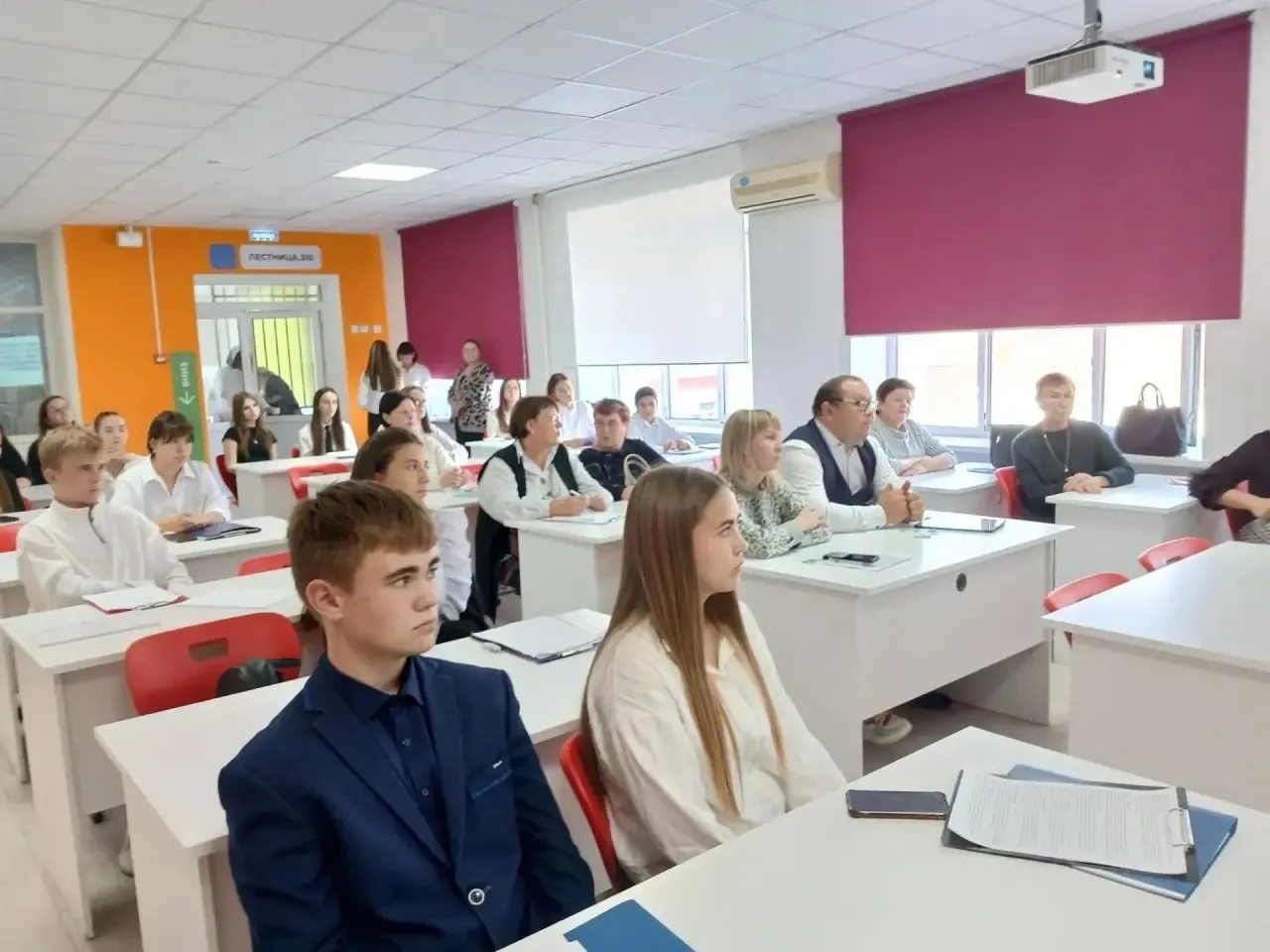 Сегодня 14 октября 2026 г. прошла публичная защита исследовательских работ и подведены ...