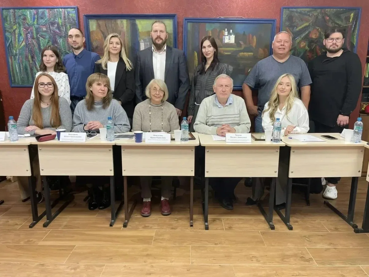 🧭✨ Ещё трое смоленских гидов получат нагрудные карточки после аттестации