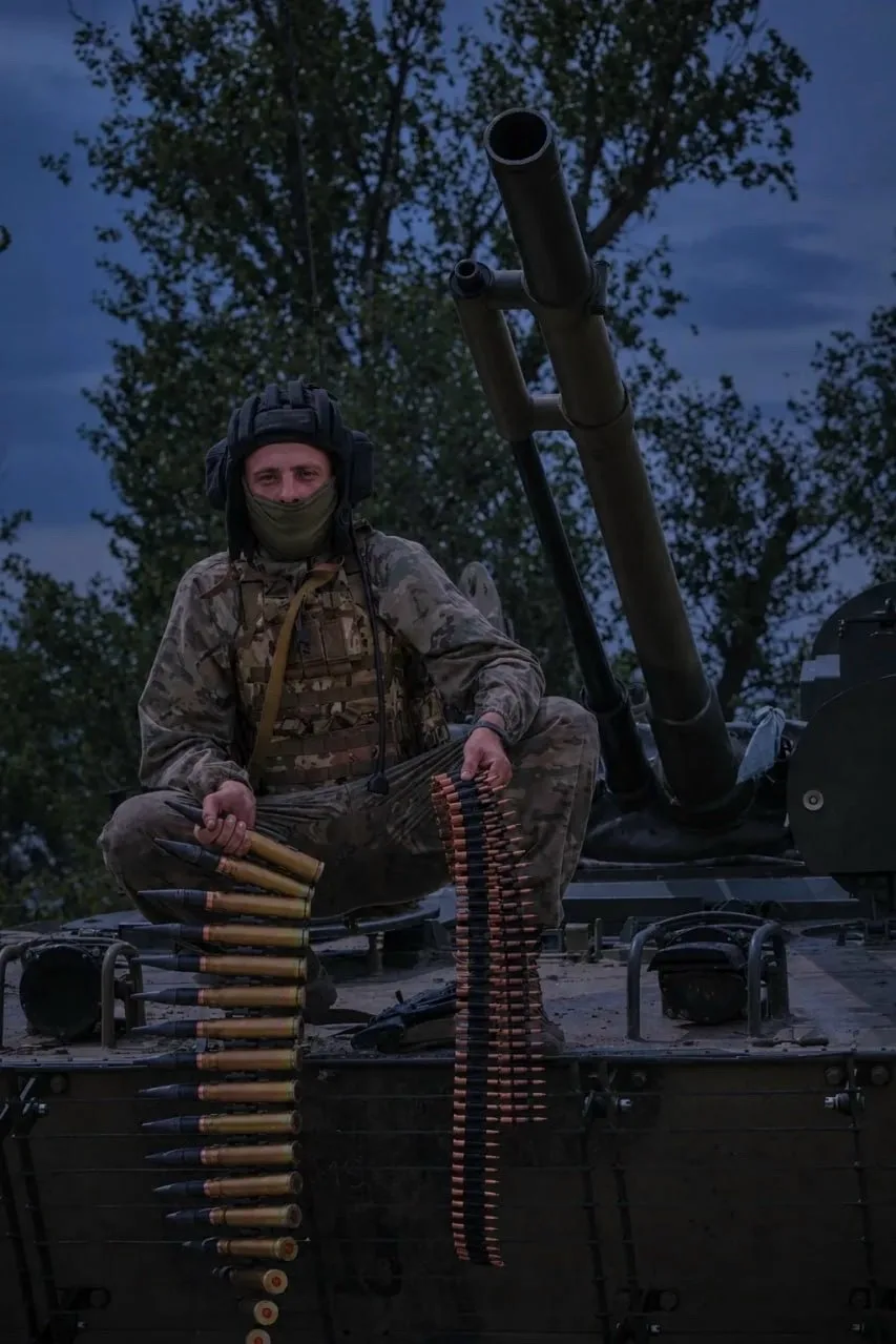 Боекомплект – полный, настрой – боевой.
