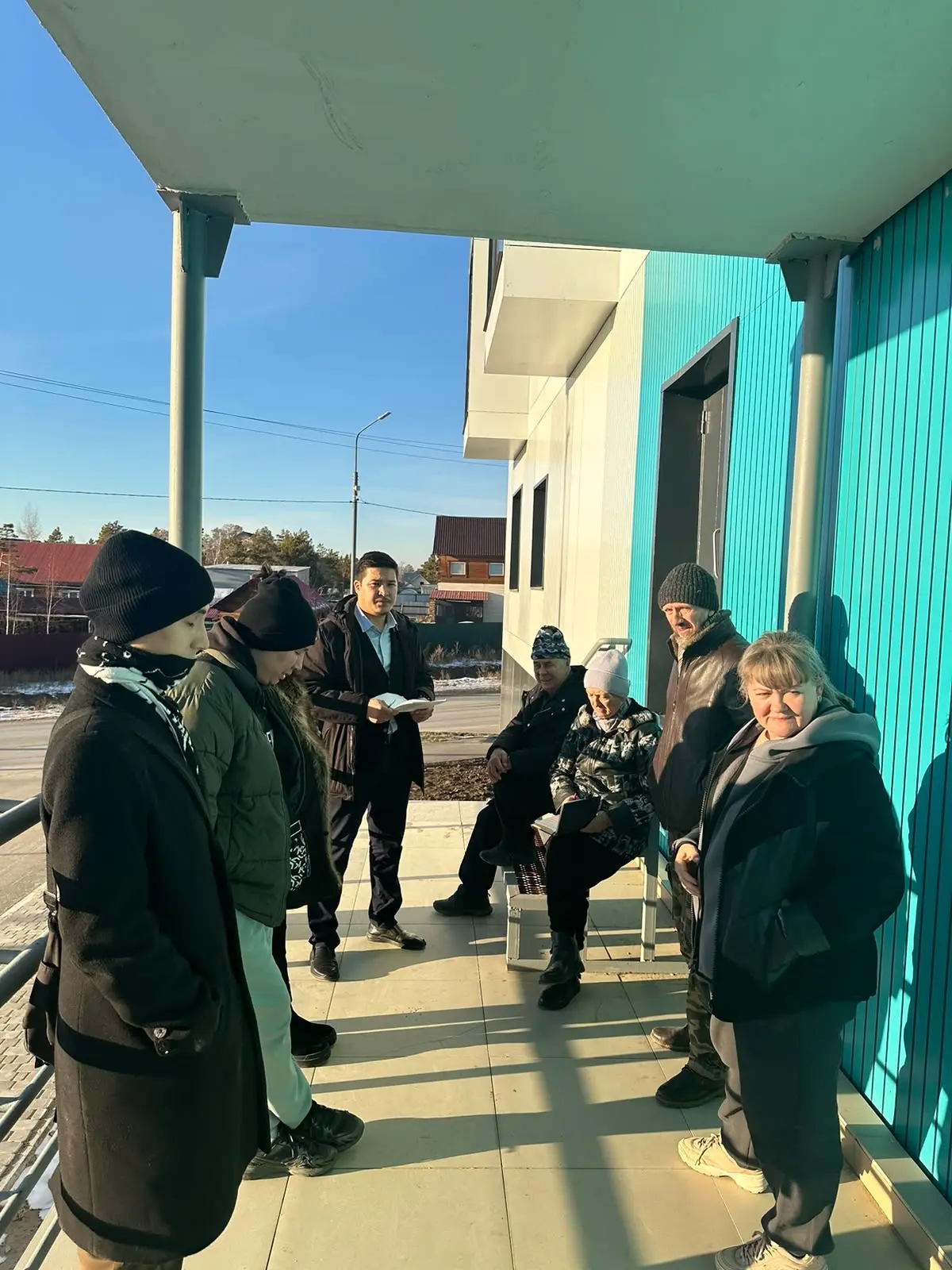 В микрорайоне «Звездный» города Якутска состоялась встреча с бывшими жильцами аварийног...