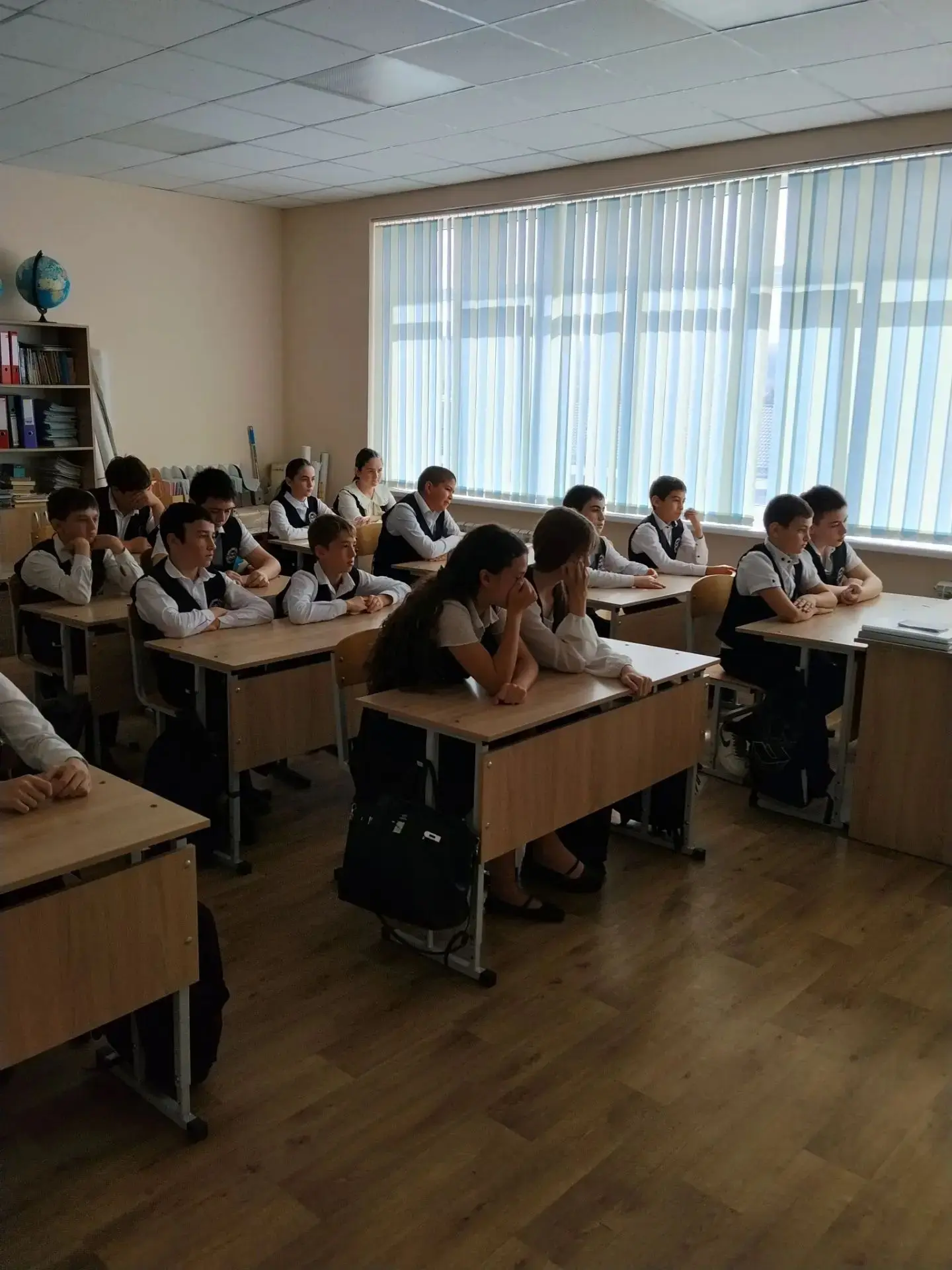 🕊️ Помним и чтим!  Сегодня, 13 октября, в 7 классе  прошел классный час, приуроченный ...