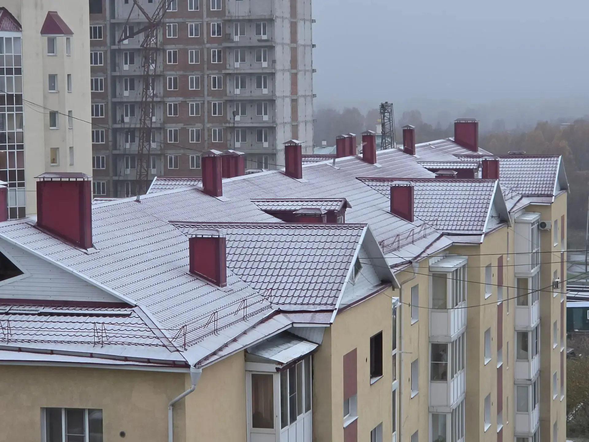А зимой в нашем городе столько спортивных развлечений: ватрушки (чтобы с горки с ветерк...