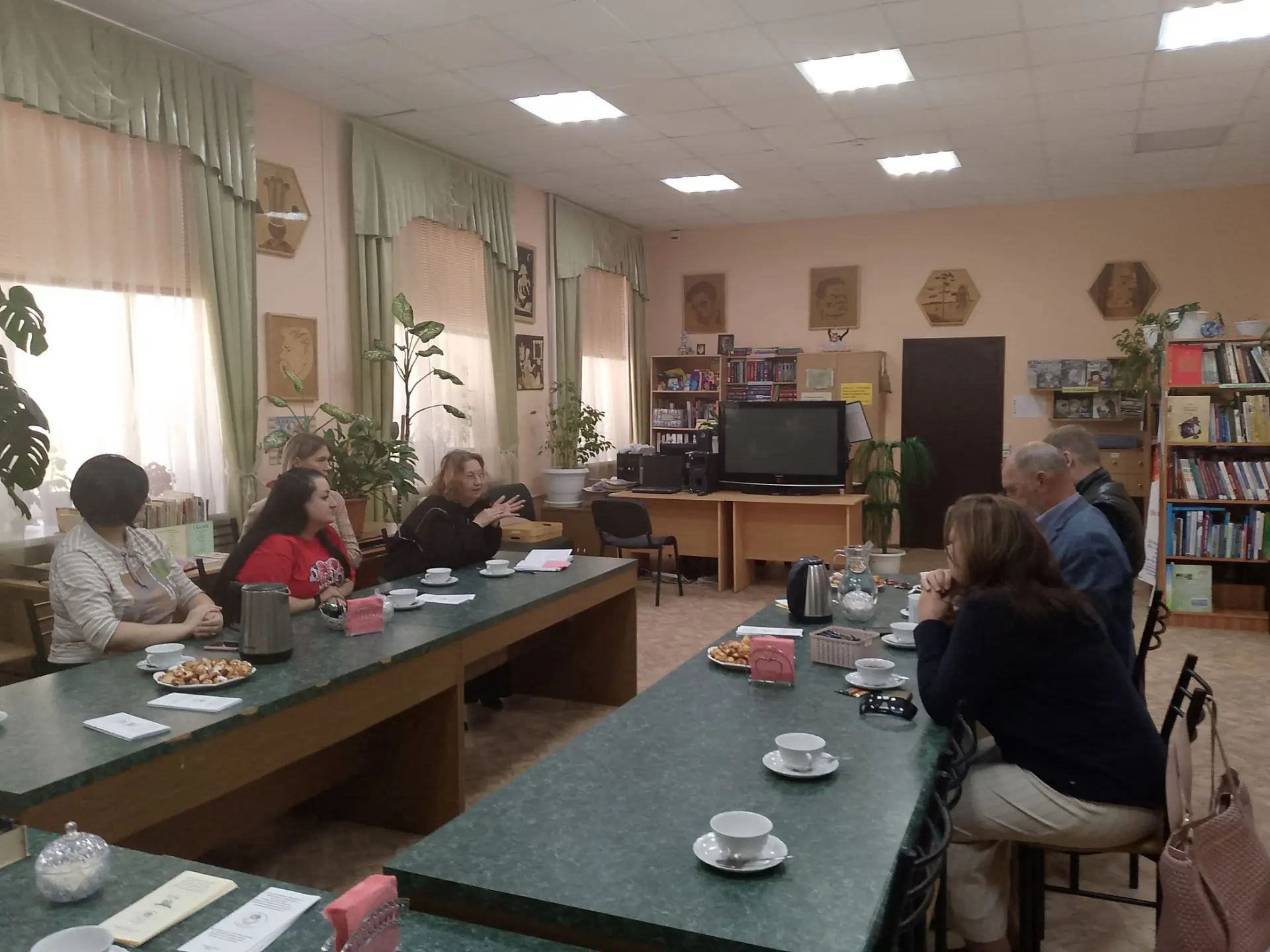 Вчера в нашем центре состоялась встреча попечительского совета, на которой мы подвели и...