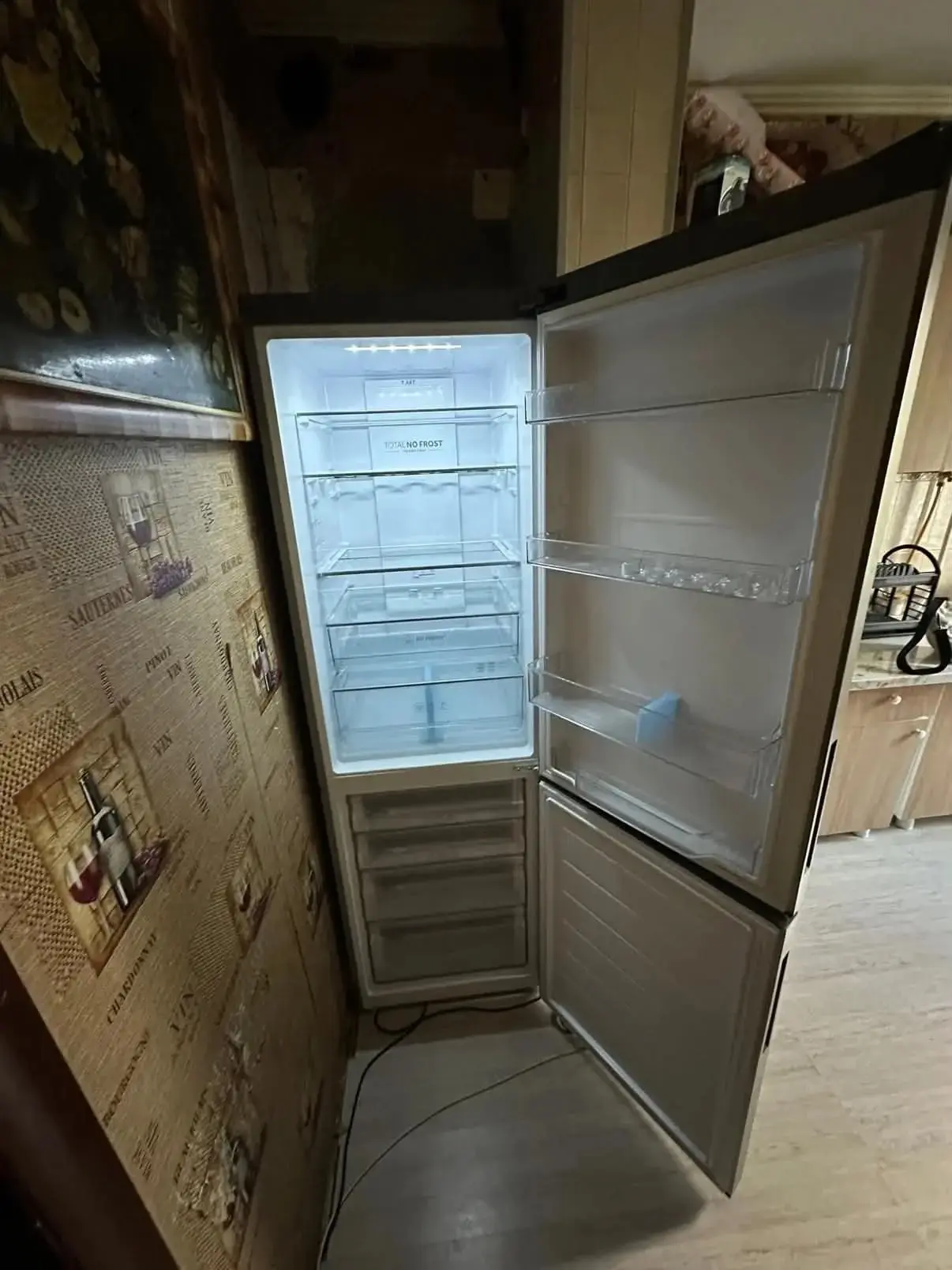 Продаю холодильник Haier C2F636CFRGU1,