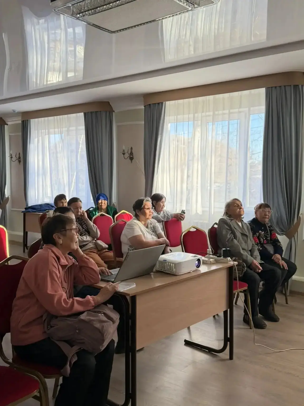 8 октября, в рамках Всемирного дня зрения и Декады ко Дню пожилых людей, заведующий Кон...