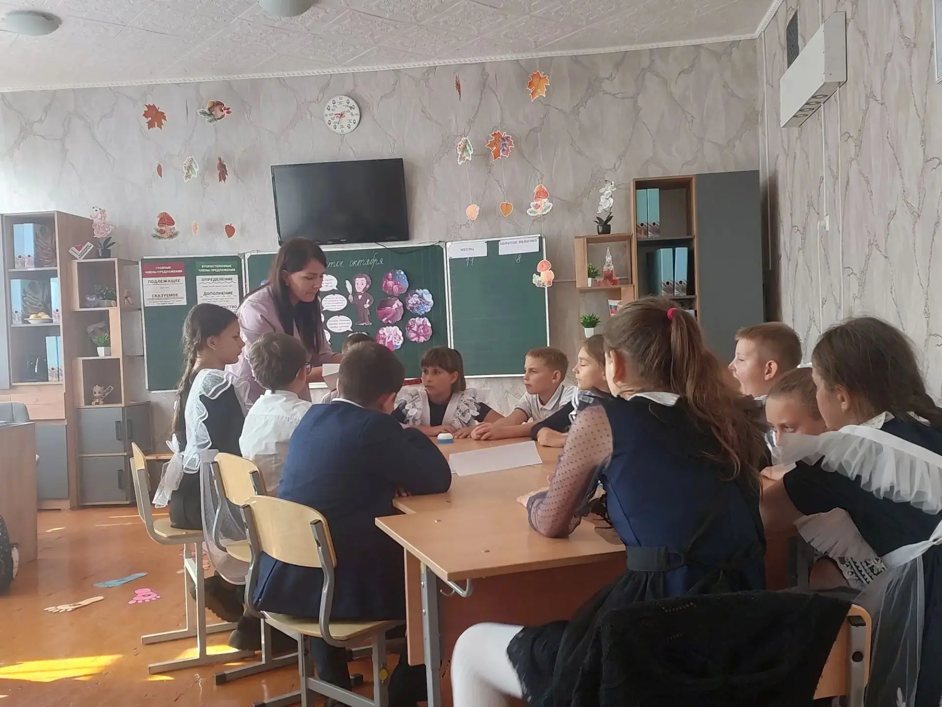 ⚡"Свет мой, зеркальце, скажи!»: 4 класс погрузился в мир сказок Пушкина.