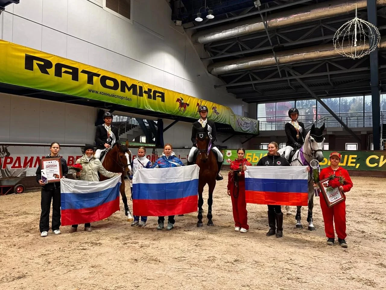 🏇🇷🇺 Россияне впервые за четыре года выступили с флагом на турнире по конному спорту