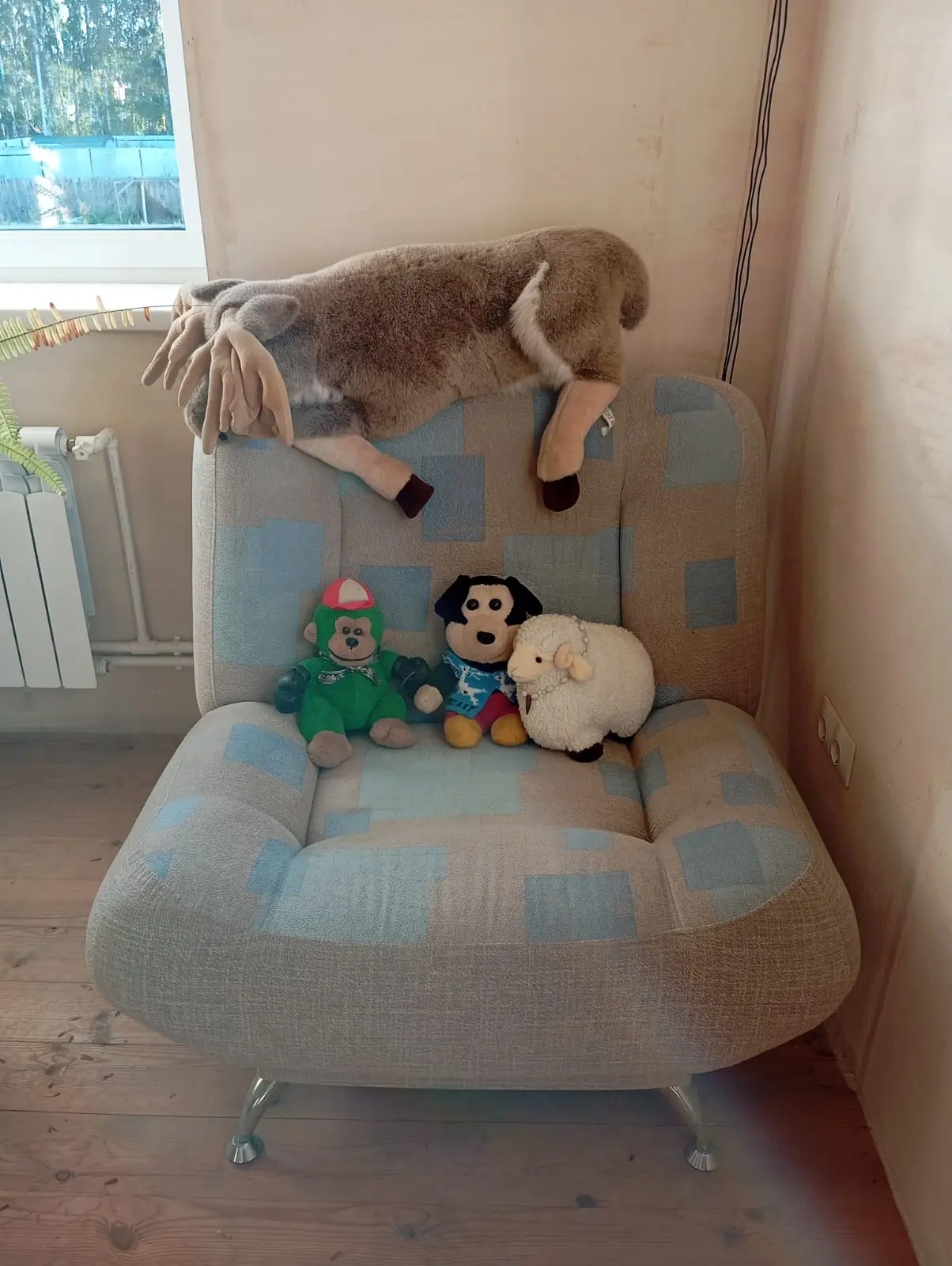Продам 2 кресла за 6т.р. 89609989903. Московка. Самовывоз.