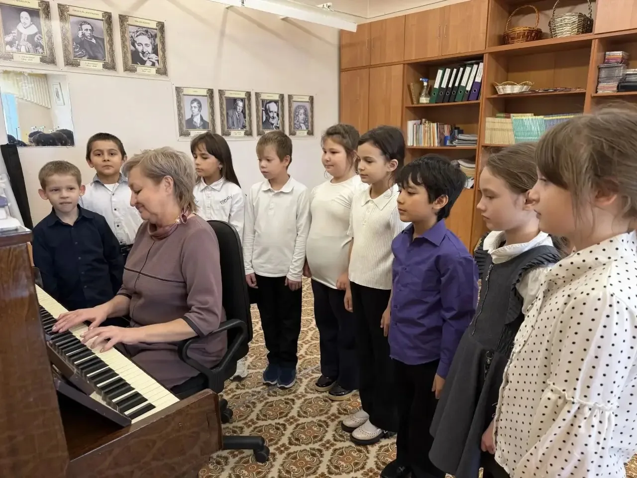 🎶 В школе начались занятия хора «Мелодия»!