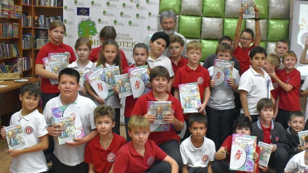 Когда книга объединяет: "Игнатовка" поздравила юных кубанцев с Днём отца в России