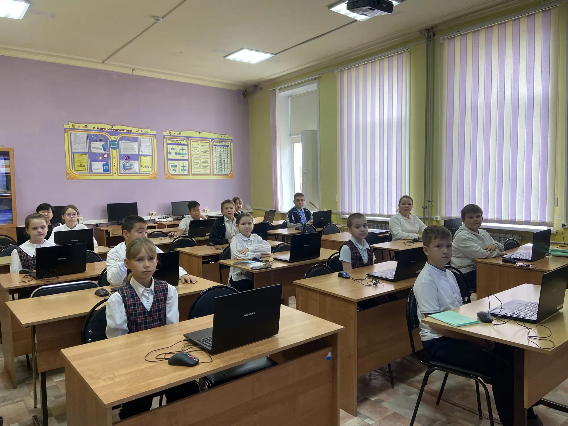 Сегодня ученики  4-6 классов принимали  участие в школьном этапе Всероссийской Олимпиад...