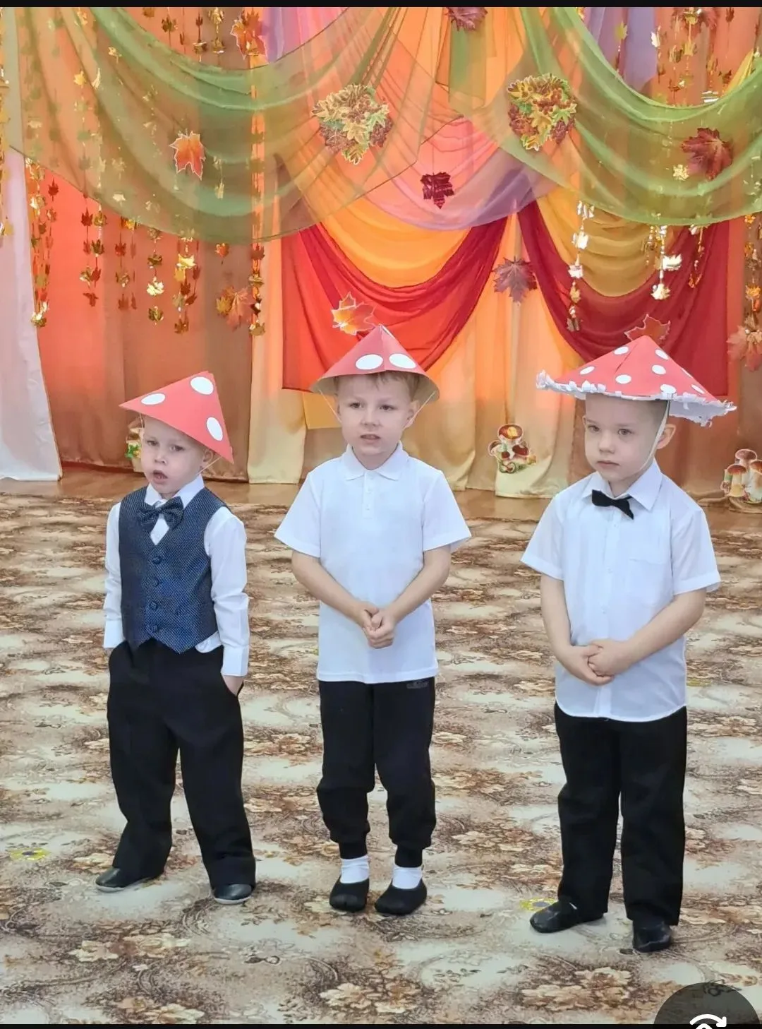Заглянул сегодня праздник в каждый дом.