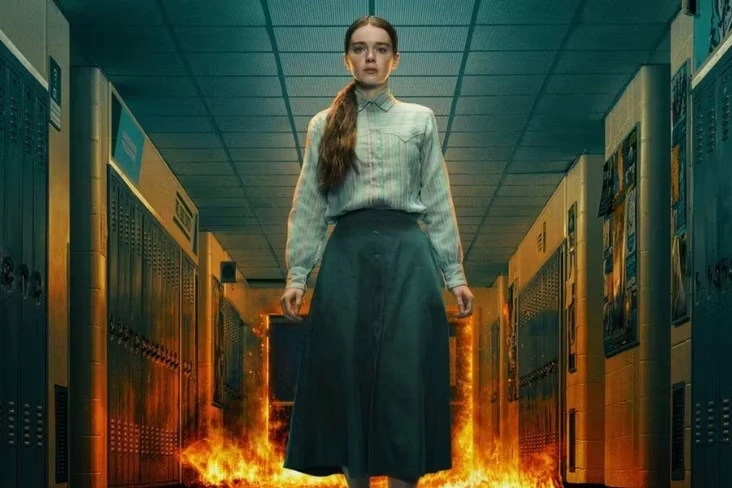 «НАПОМИНАЕТ «ЭЙФОРИЮ» | ХИДЕО КОДЗИМА ХВАЛИТ СЕРИАЛ «КЭРРИ» ПО СТИВЕНУ КИНГУ