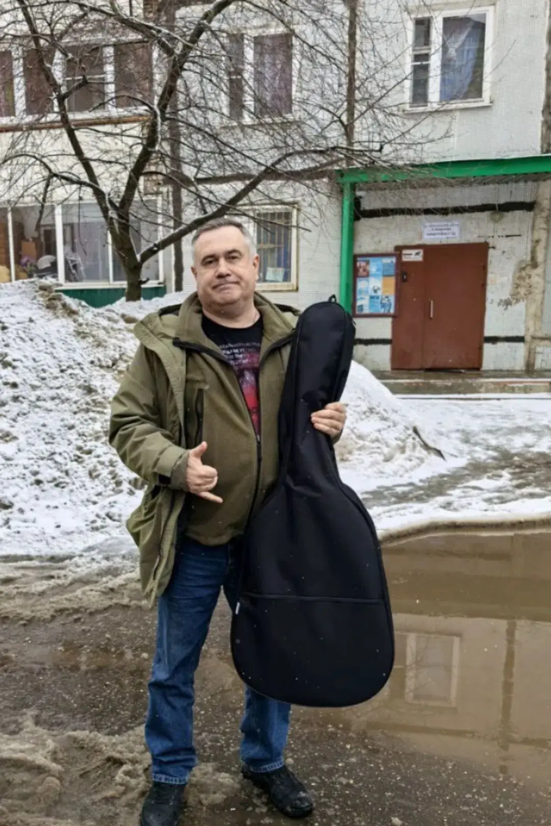 Под гитару здесь у нас,на передке