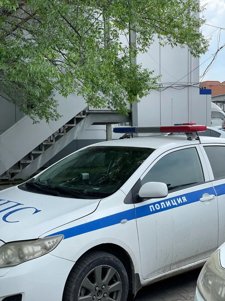 Пьяный водитель застрял между сиденьями в Биробиджане 🚗