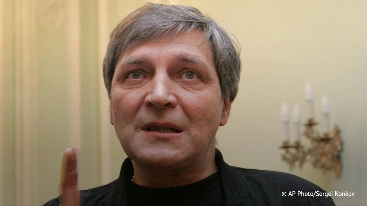 Александр Невзоров* внесен в перечень террористов и экстремистов, сообщает Росфинмонито...