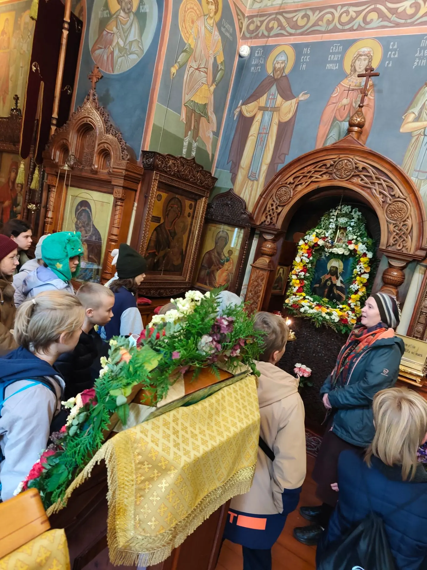 ⛪️ Ученики 5 «Т» класса посетили храм святого Димитрия Ростовского в Очакове в рамках с...