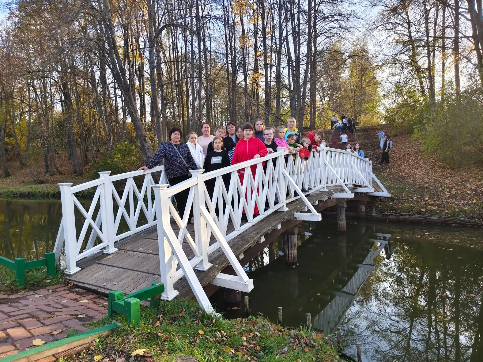 🍁 Поездка школьников в «Тарханы»: дыхание истории и золотая осень 🍁