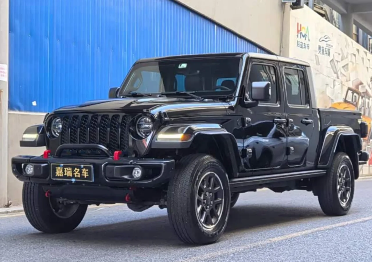 🇨🇳 Jeep Gladiator