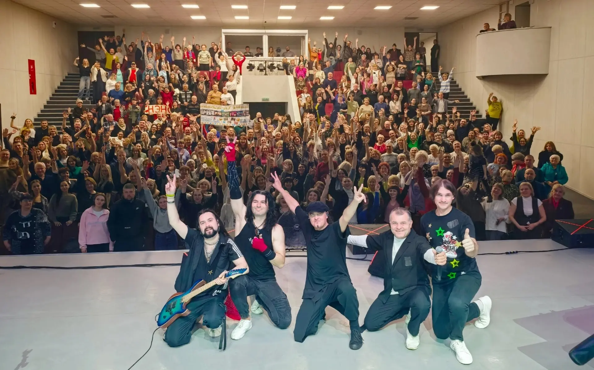 🎤 Ностальгия в ритме 90-х: группа «Нэнси» зажгла в Тынде!