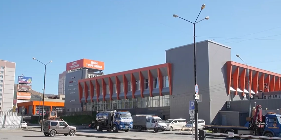 В Южно‑Сахалинске в районе «Дома торговли» уложили новый асфальт