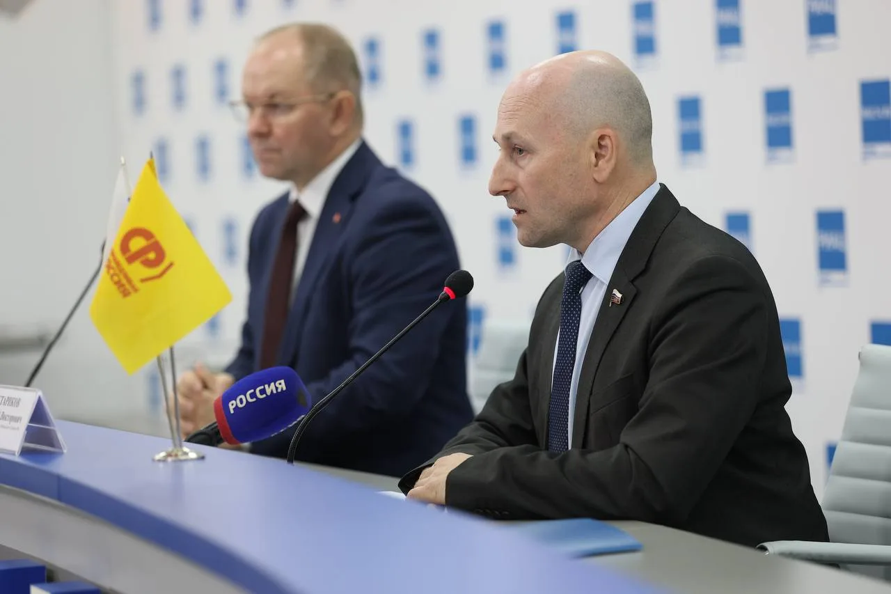 Провел в Волгограде пресс - конференцию