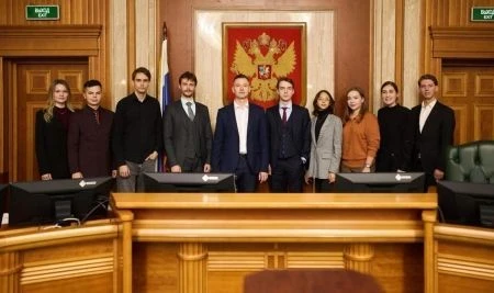 Константин Чекмышев встретился с победителями профильных олимпиад
