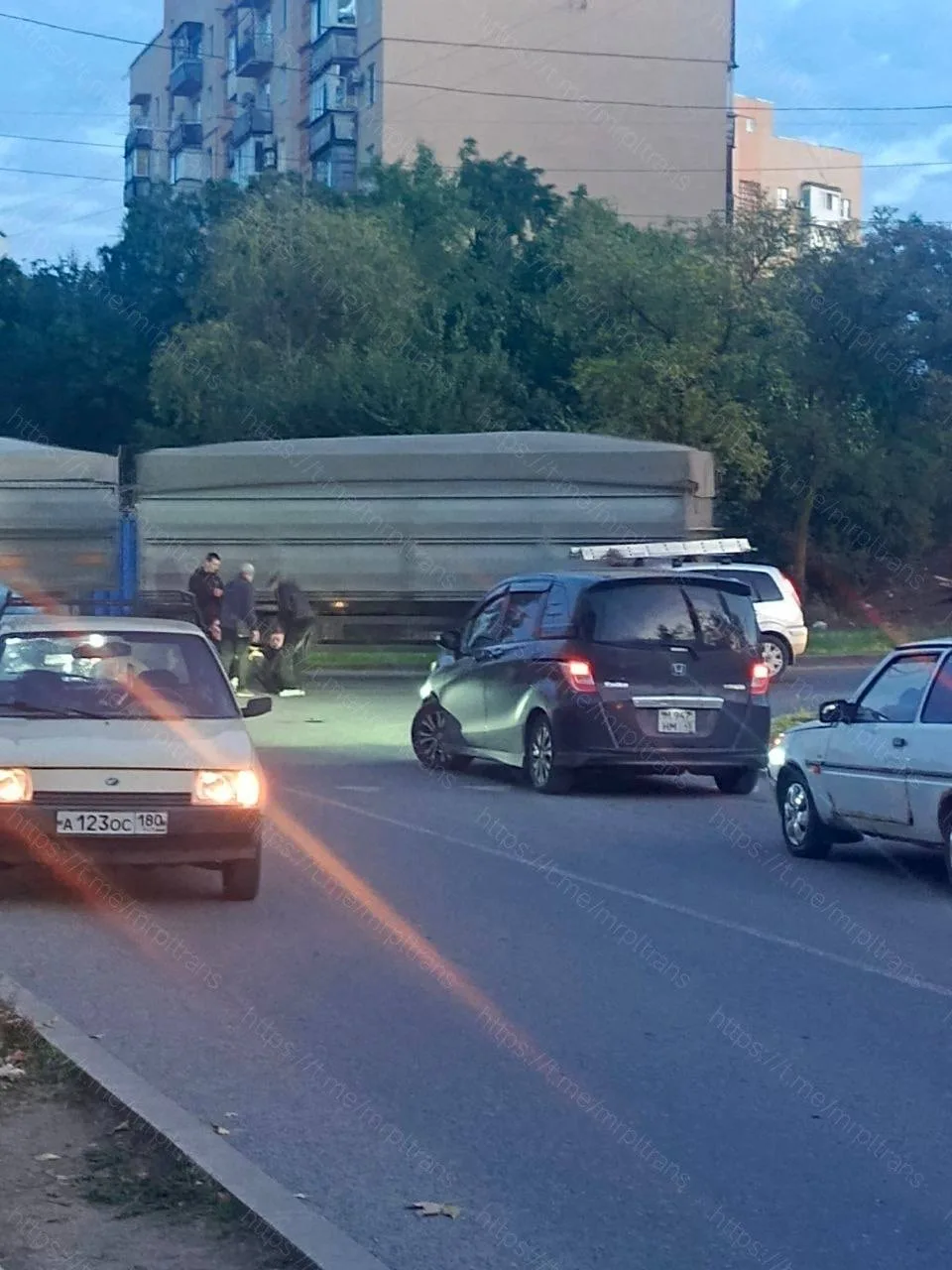 #сообщают, что  парня сбили на моцыке возле Солнечной 17