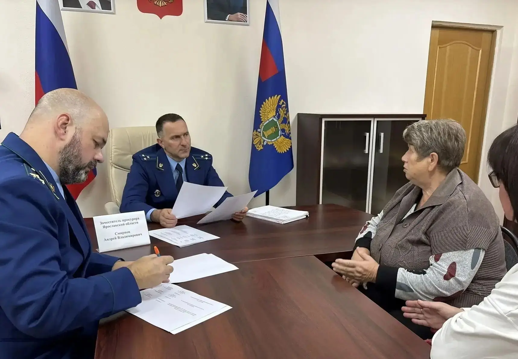Заместитель прокурора Ярославской области Андрей Смирнов провел личный прием жителей Яр...