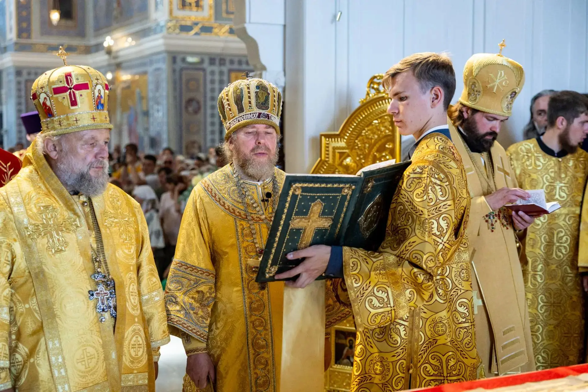 От имени сотрудников Международного детского центра «Артек» и от себя лично сердечно по...