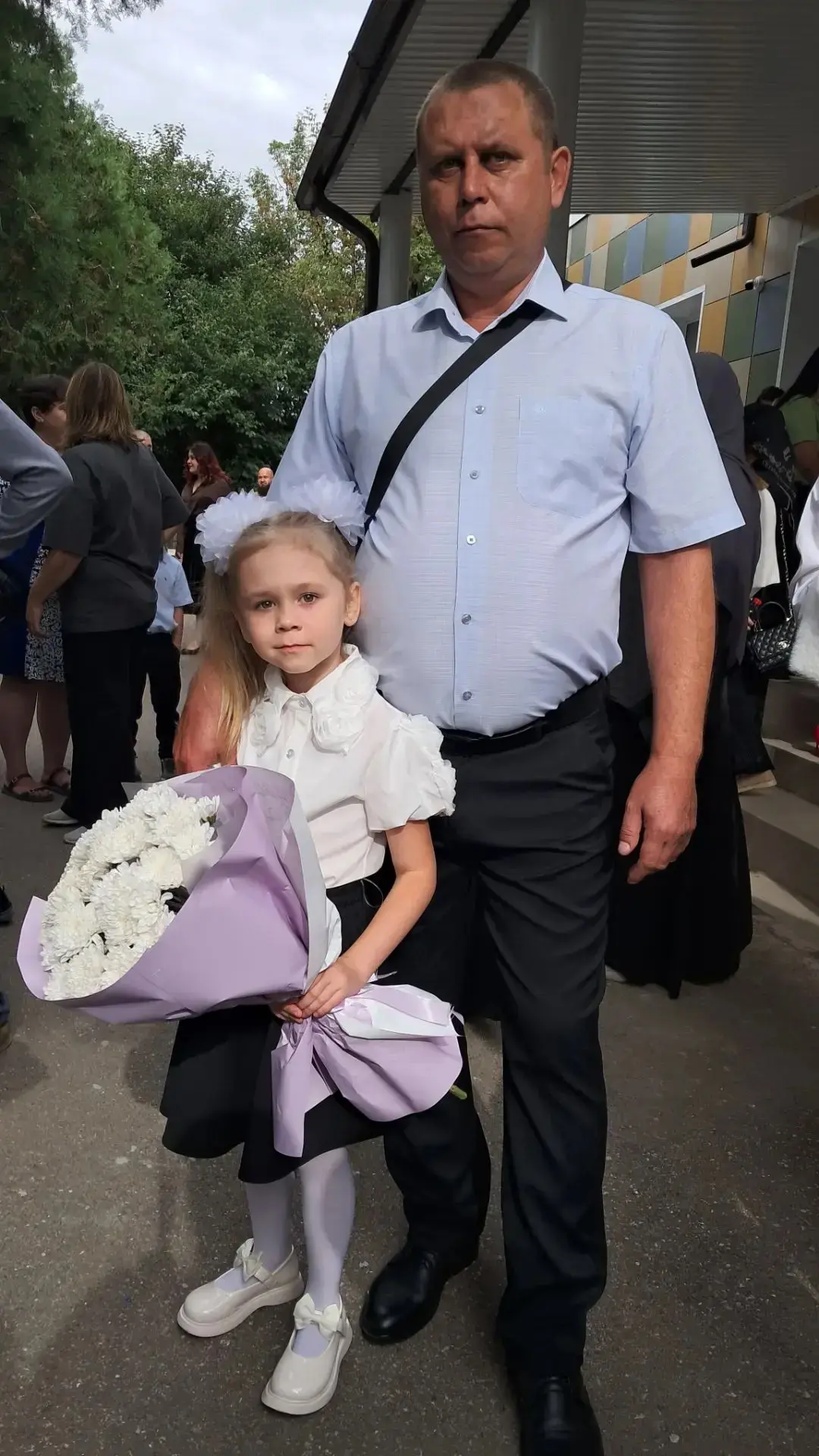 К нашему трогательному онлайн-флешмобу «Спасибо, папа!» присоединяется Зайцева Юлия! 🌸...