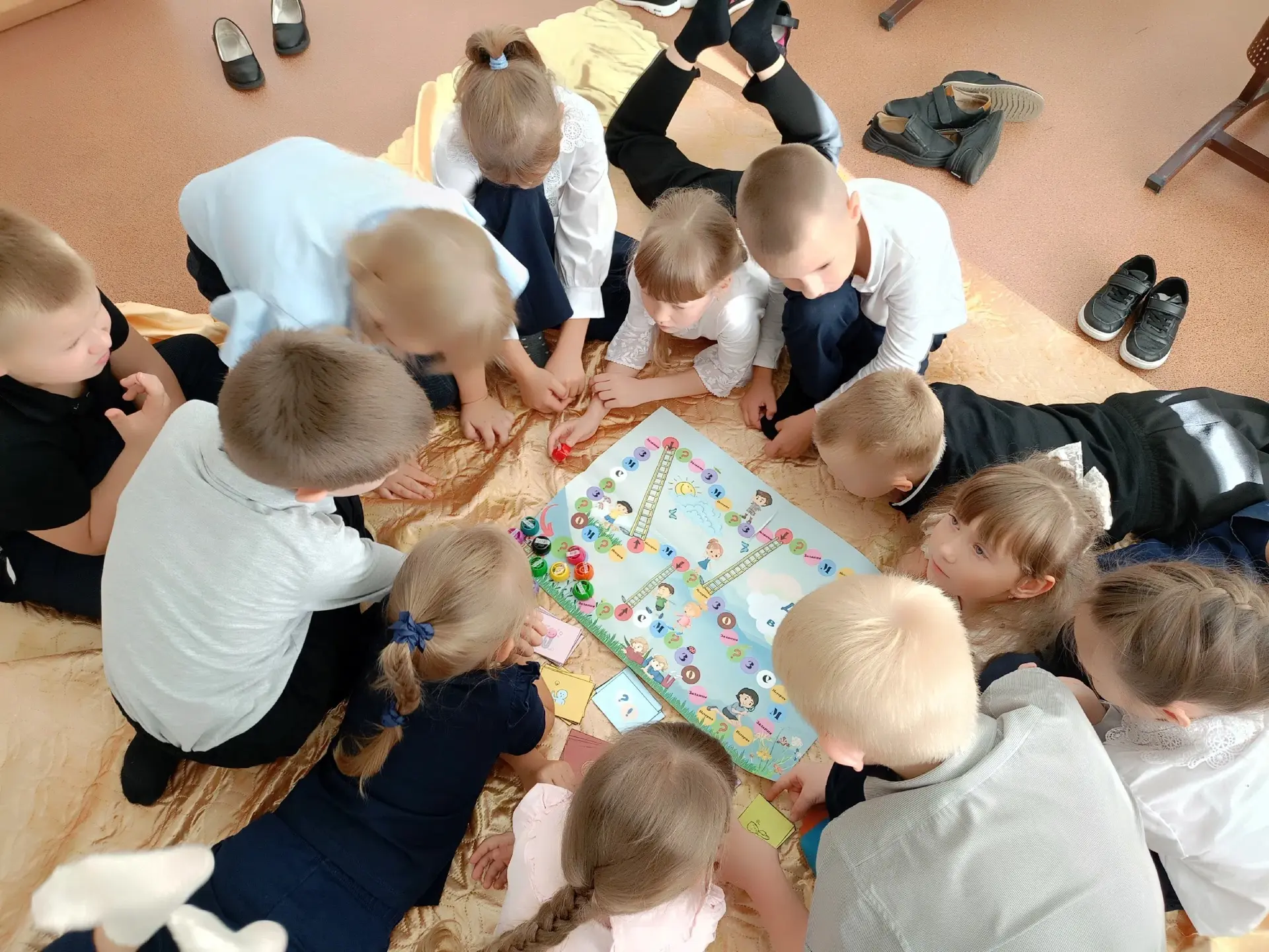 Игровая адаптация: «Дорога в школу» для самых маленьких