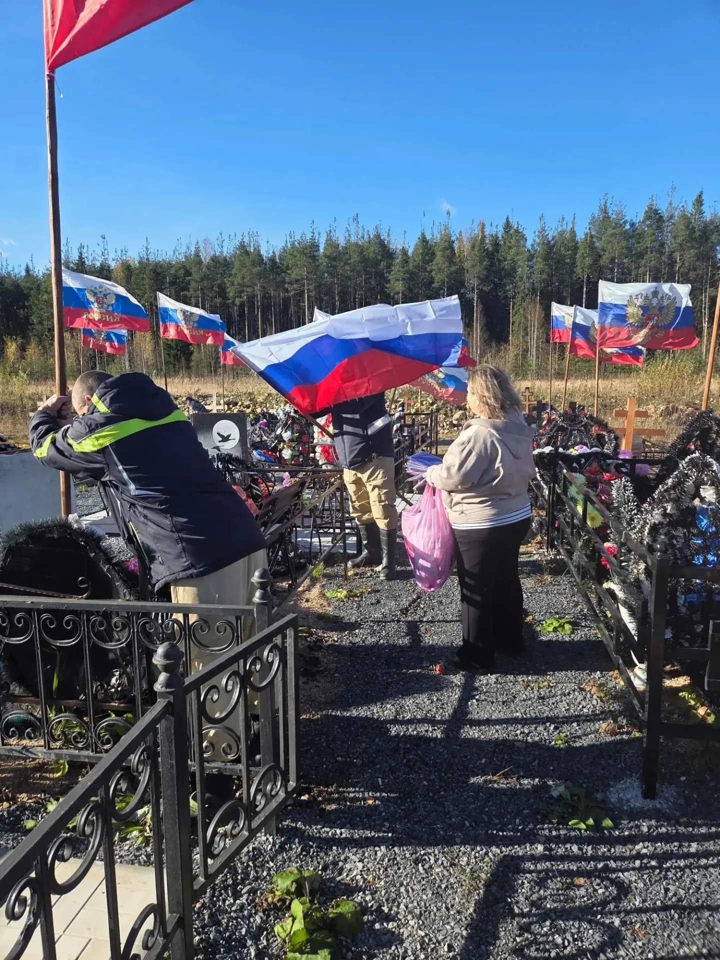 🕊 «Память — это действия»: на Аллее Славы в Мирном навели порядок