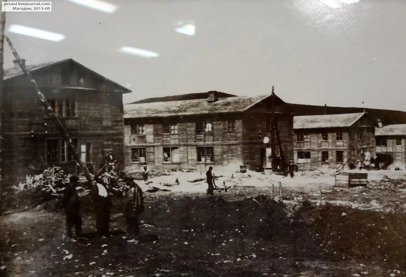 Первая очередь «стандартных домов» в Магадане, 1933 год.