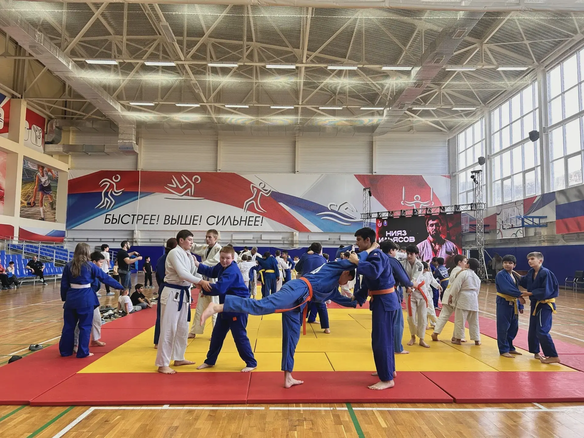🥋 Нияз Ильясов провёл мастер-класс