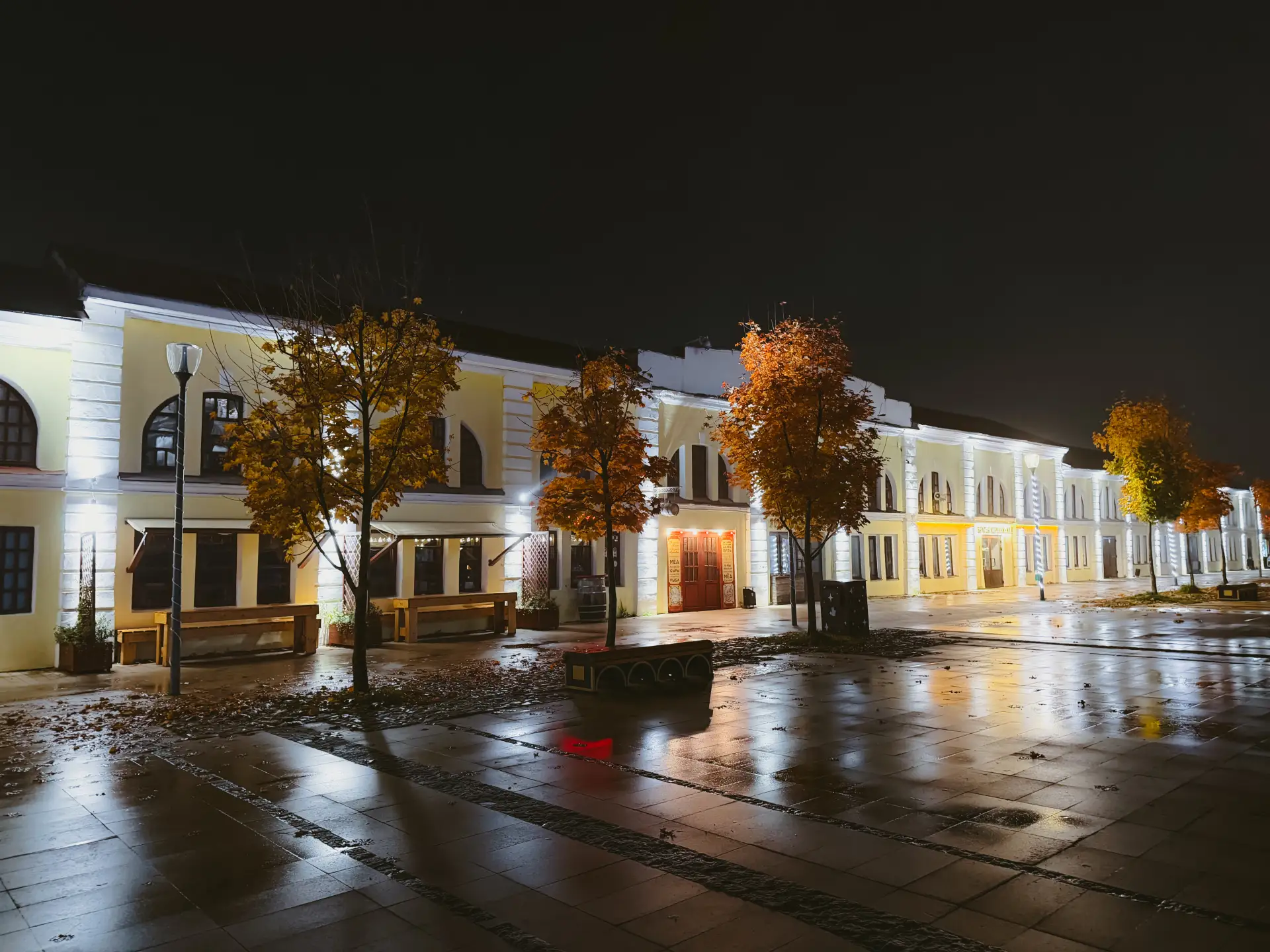 В Ростове Великом много интересного -памятники архитектуры, парки, ремесленные лавки и ...