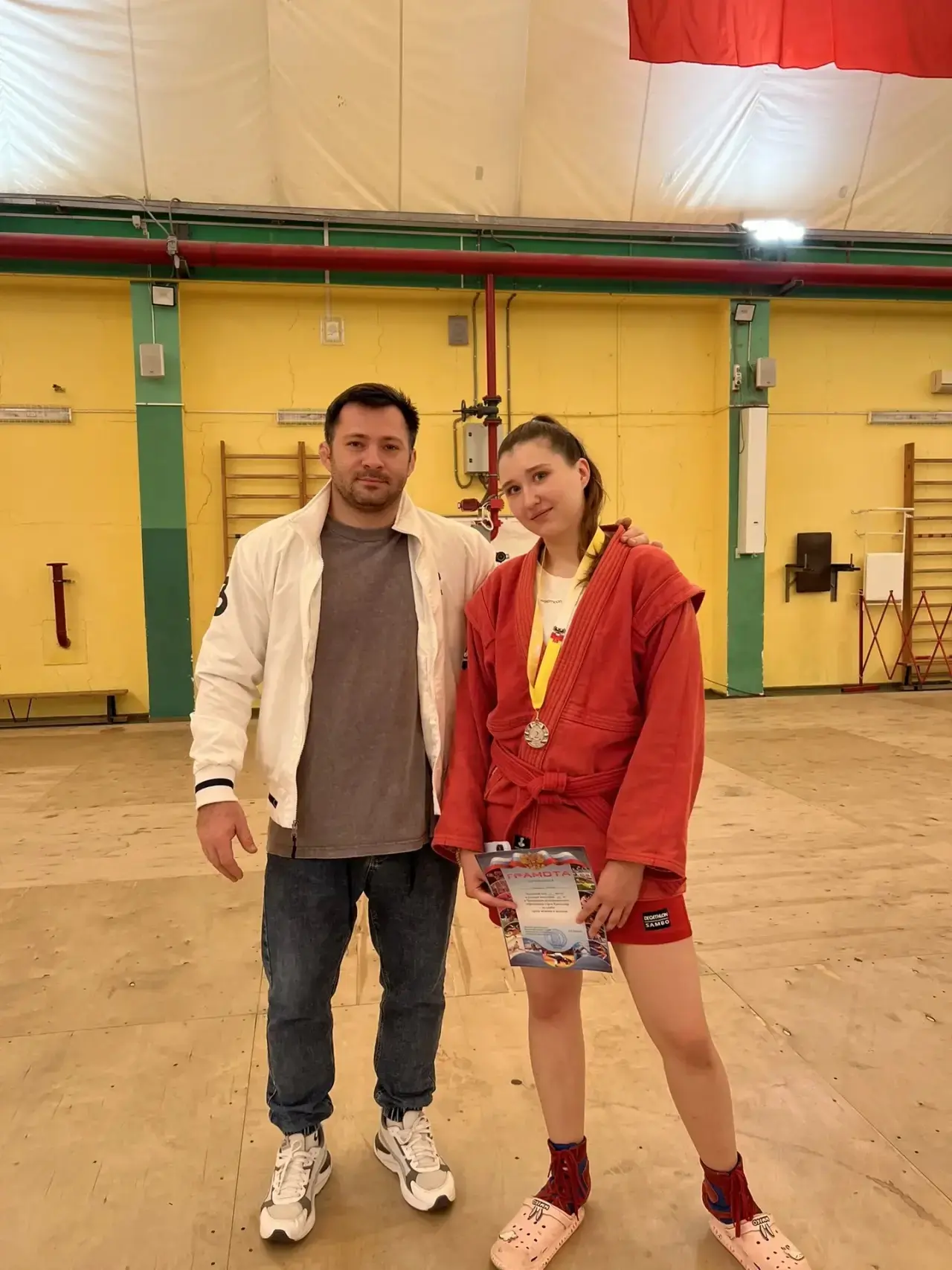 Поздравляем нашу спортсменку Гриценко Ксению со 🥈 местом на чемпионате по самбо среди ...