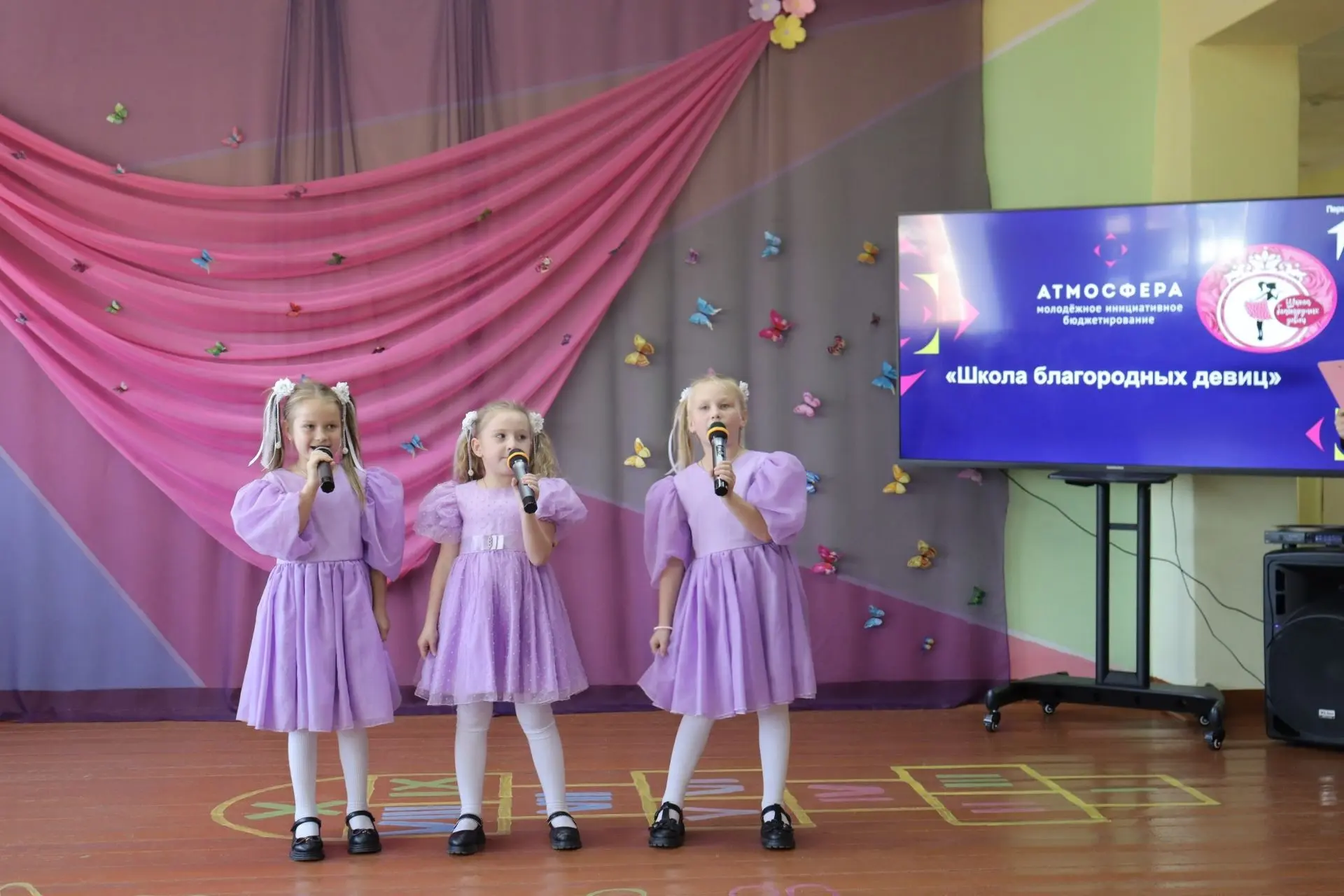 «Школа благородных девиц» распахнула свои двери.