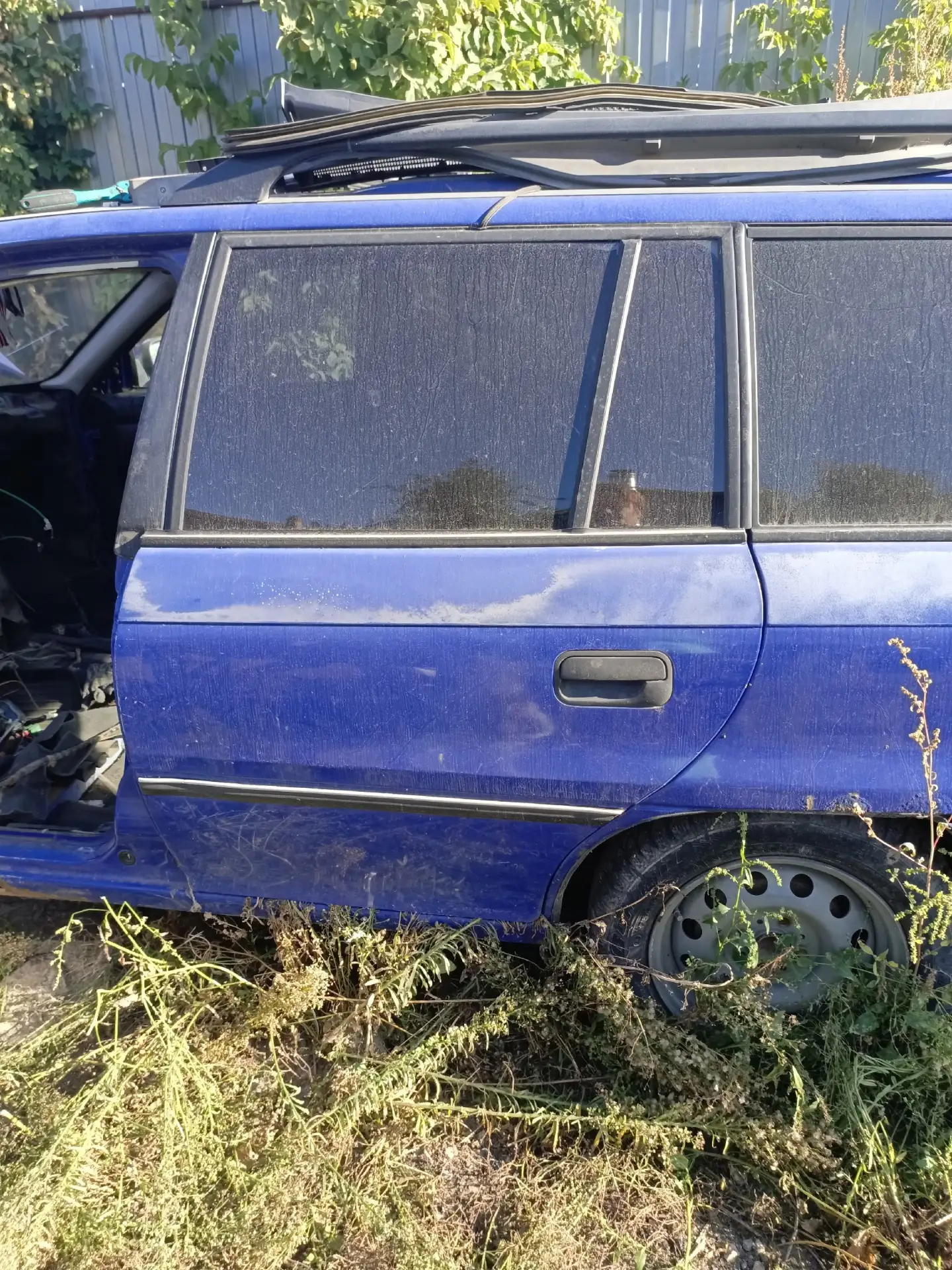 Продам две задние двери, и дверь багажника от Опель астра Караван дёшево. Обращаться по...