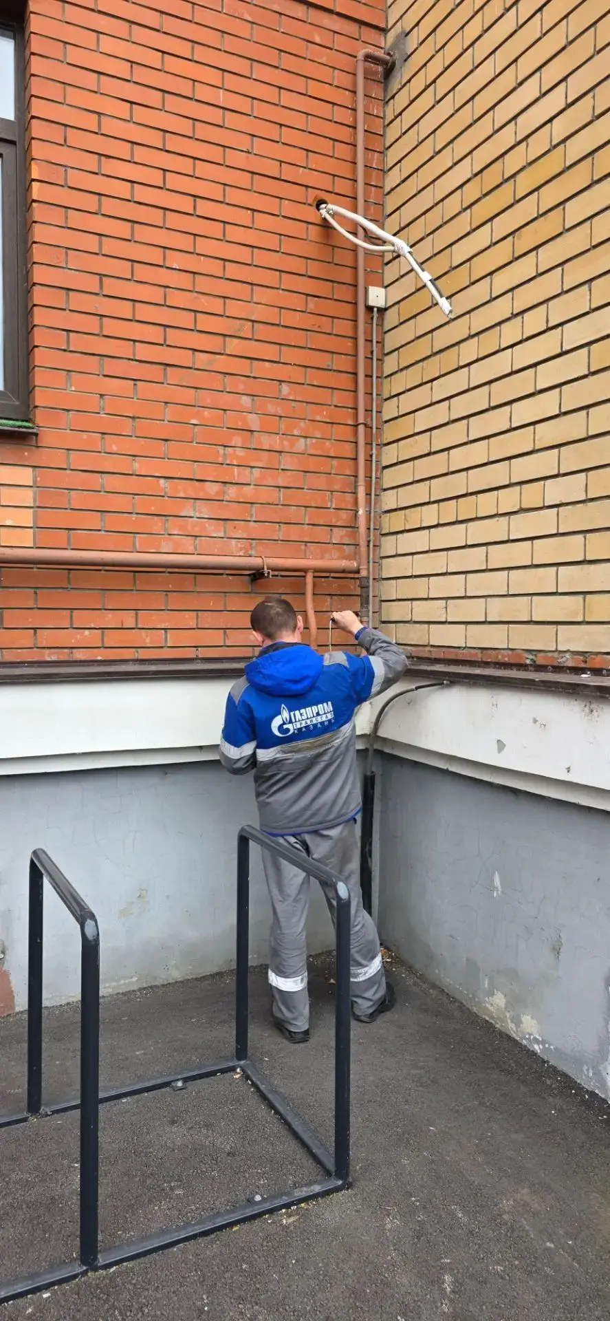 Осмотр газовых труб, соединений, сварных швов
