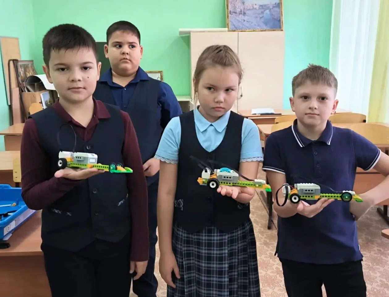 Ребята объединения "ТехноLend" на занятиях создавали  "Эко-машину", которая будет работ...