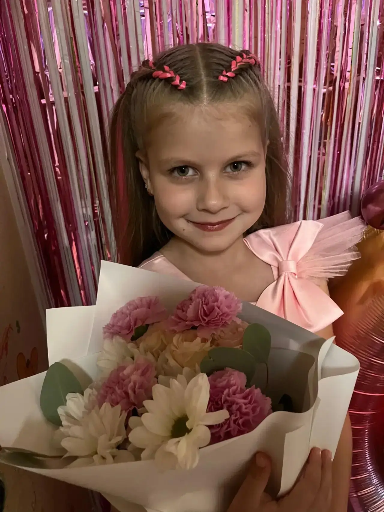 Праздничный образ с яркими акцентами! 🎀