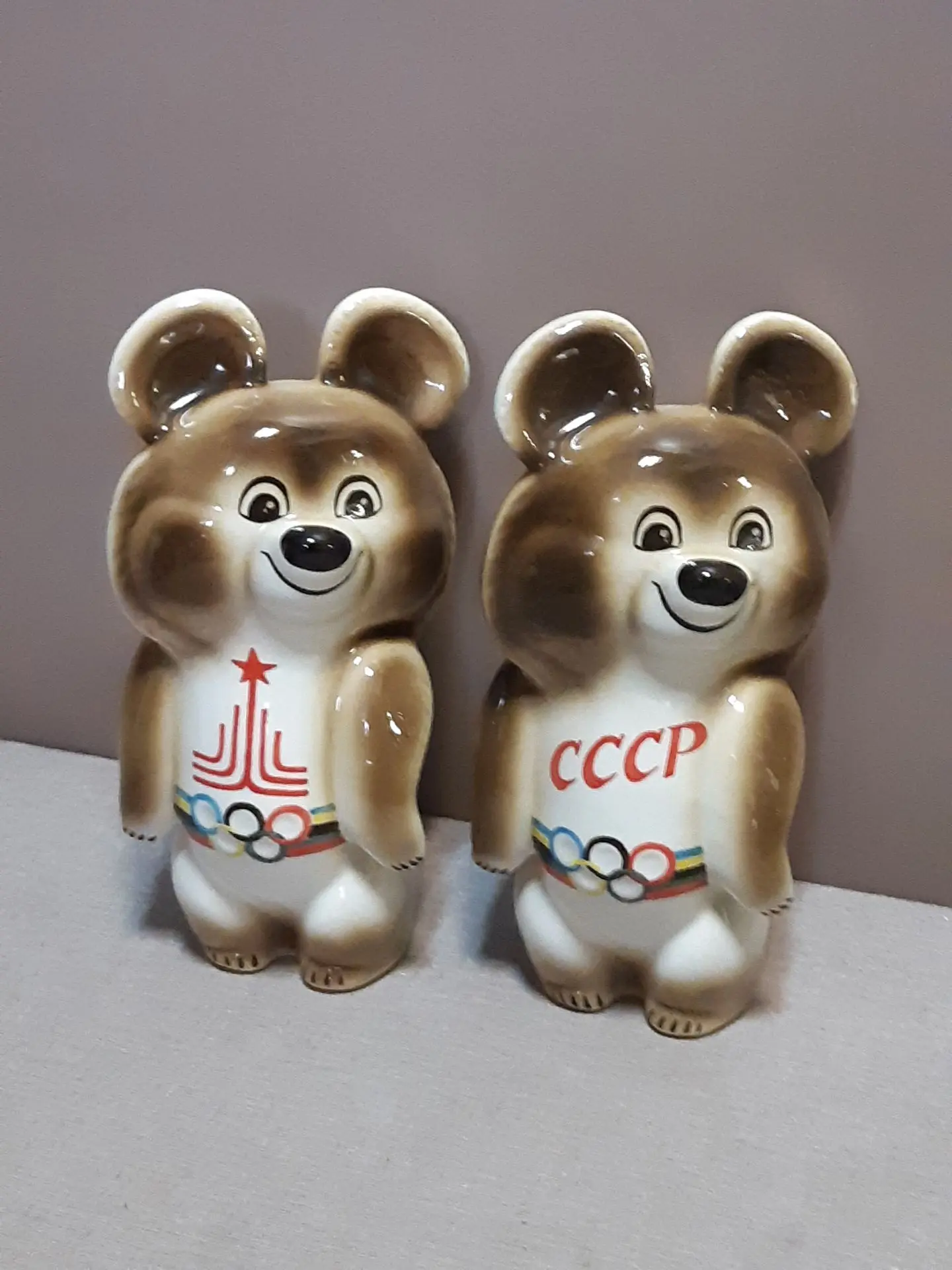 Фарфоровые статуэтки «Олимпийский мишка» производства Рубцовского фарфорового завода «С...