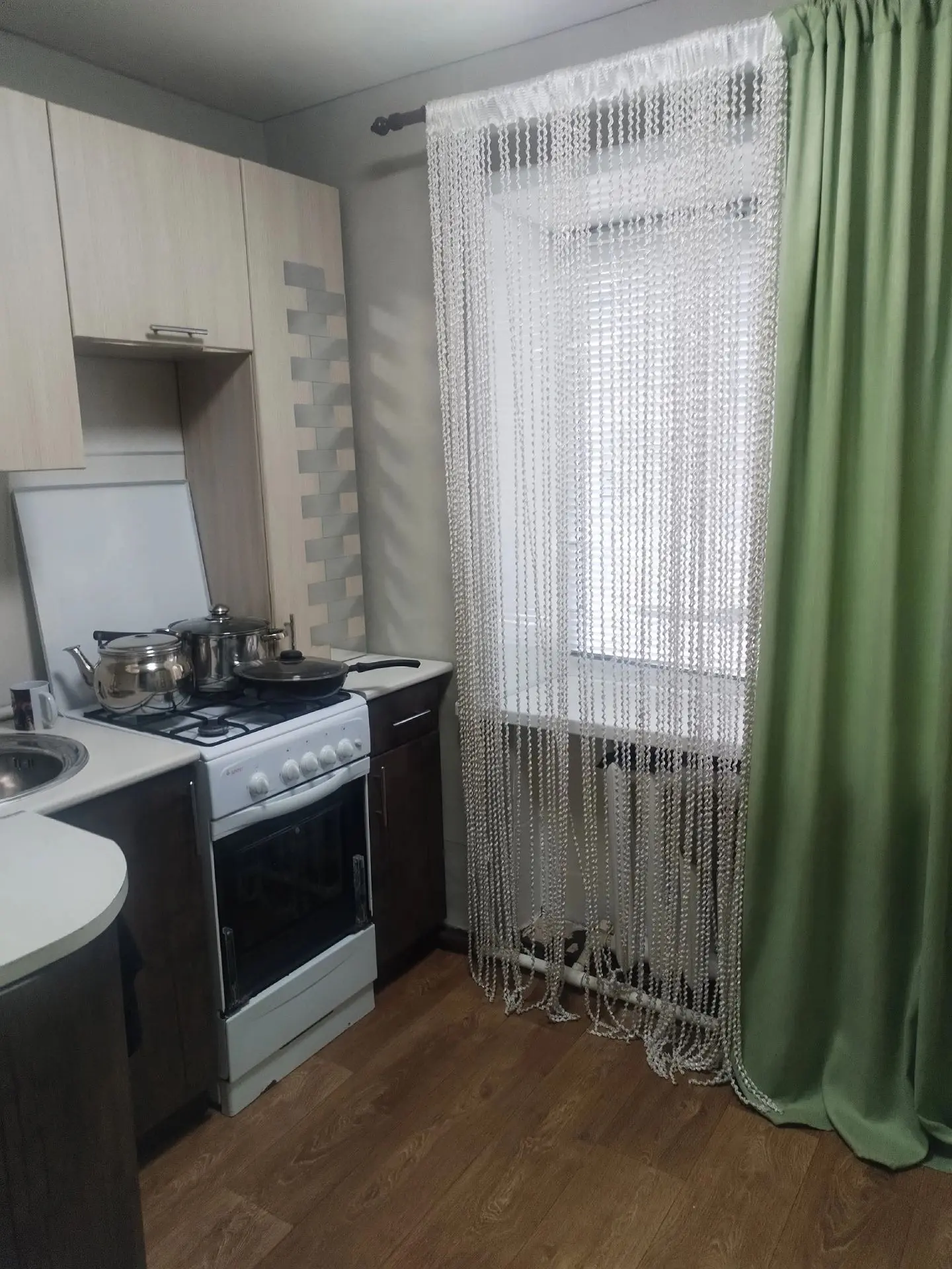 Сдается 2-х комнатная квартира в 7 мкр. Тел: 89226261384