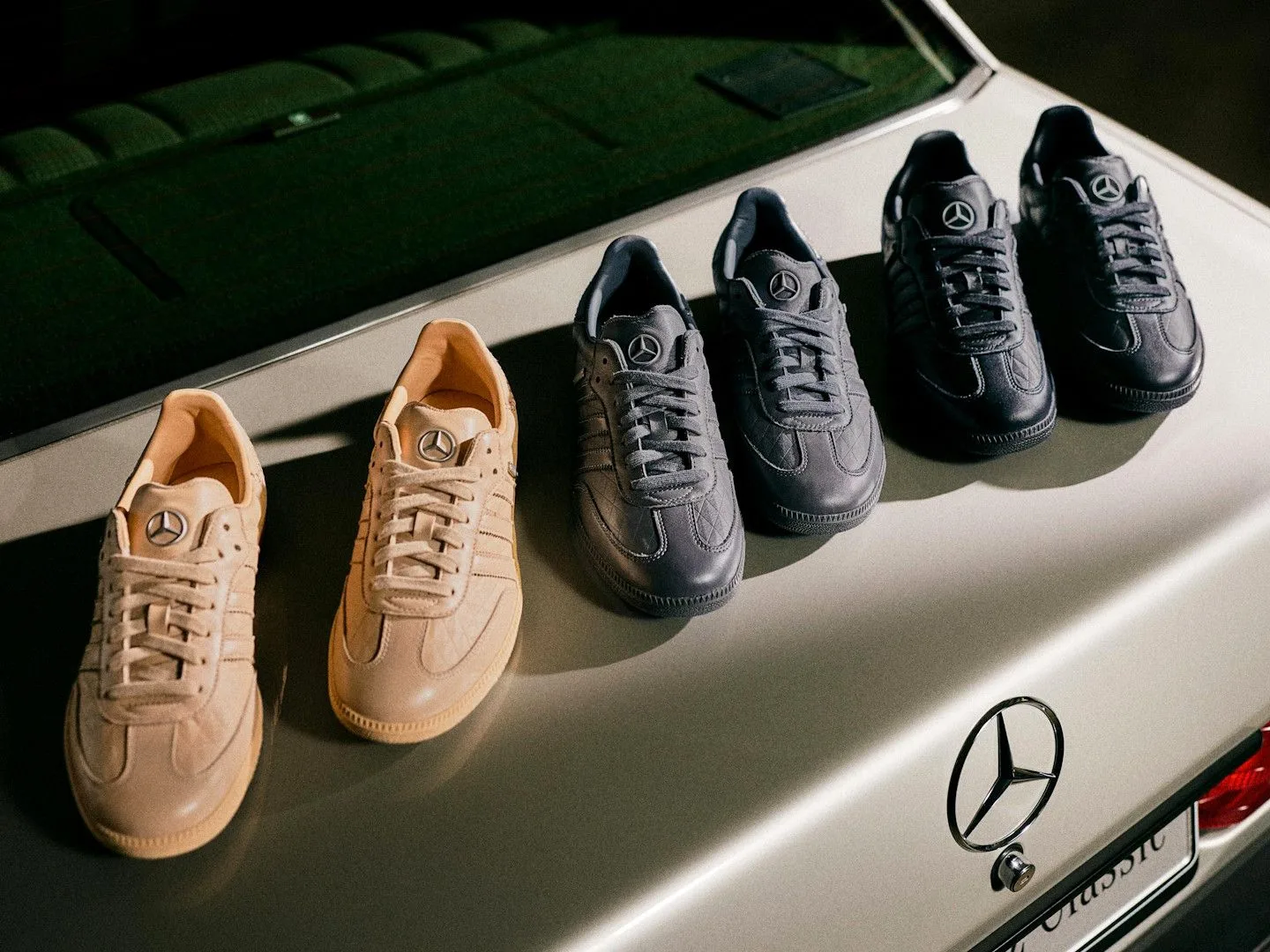 Adidas выпустит кроссовки совместно с «Мерседесом».