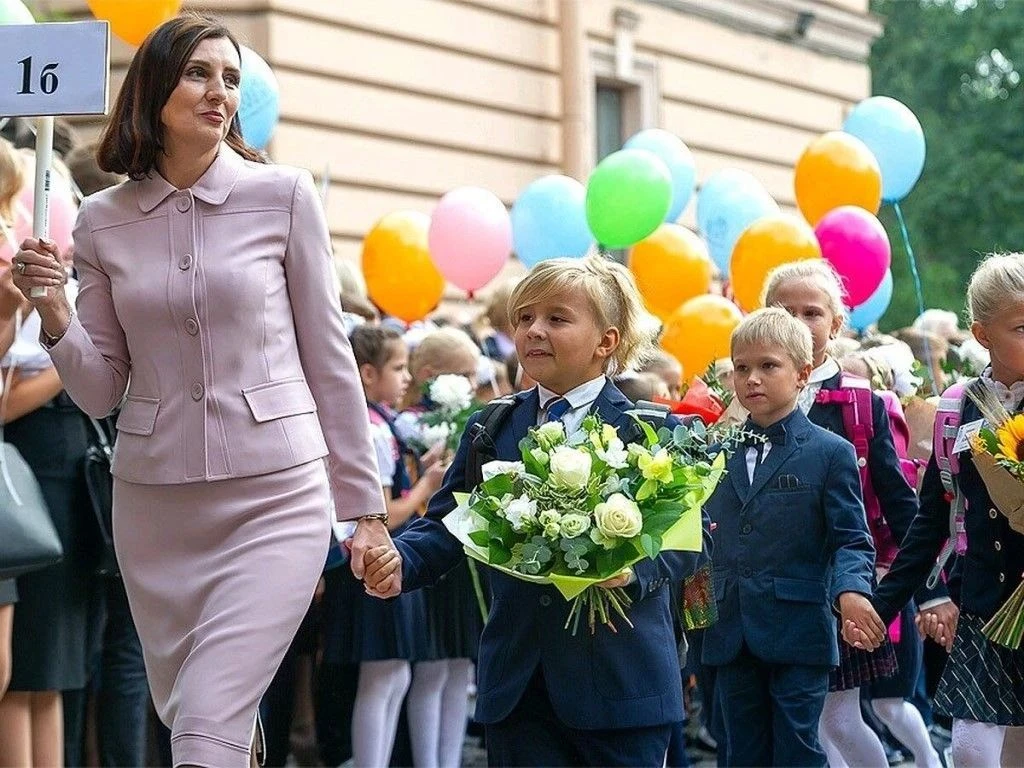 8 из 10 школьных учителей – женщины (Росстат).