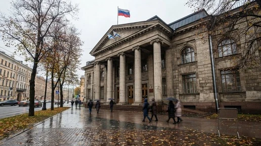 Суд отказался арестовывать следователя по делу о пропаже украшений Лерчек