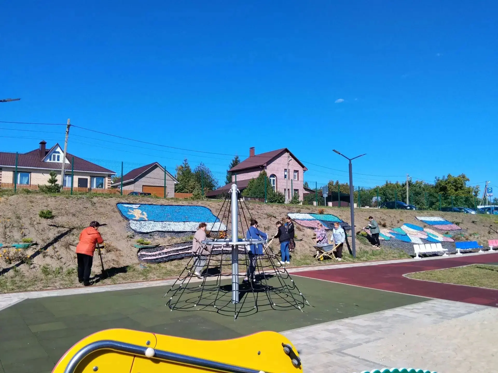 Под девизом «За достойный труд» в детском саду «Аистёнок» состоялся традиционный суббот...