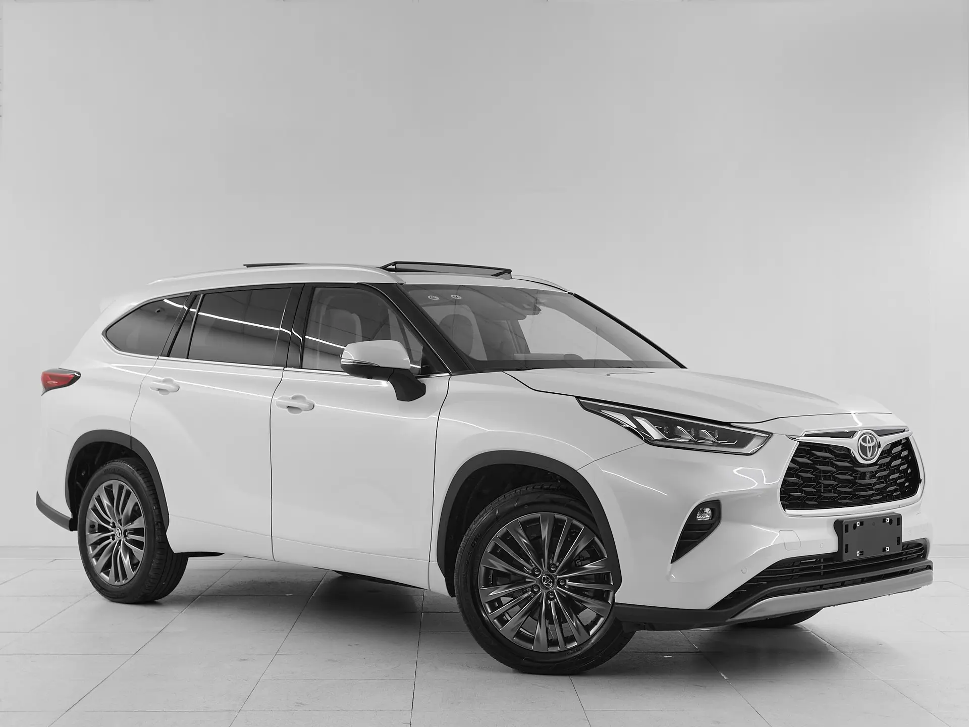В НАЛИЧИИ НОВЫЙ Toyota Highlander в комплектации Supreme